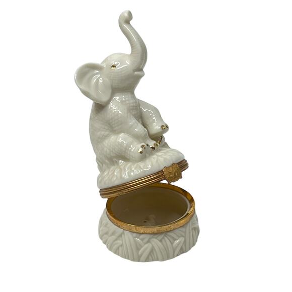 Lenox Treasures "Trunk Full of Wishes" Elephant Trinket Box Baby Elephant Inside - Picture 2 of 7